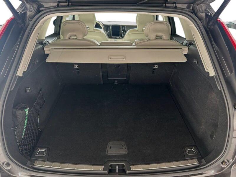 Volvo XC60 B4 197+14 CV Automatica Mild Hybrid Diesel Plus Bright