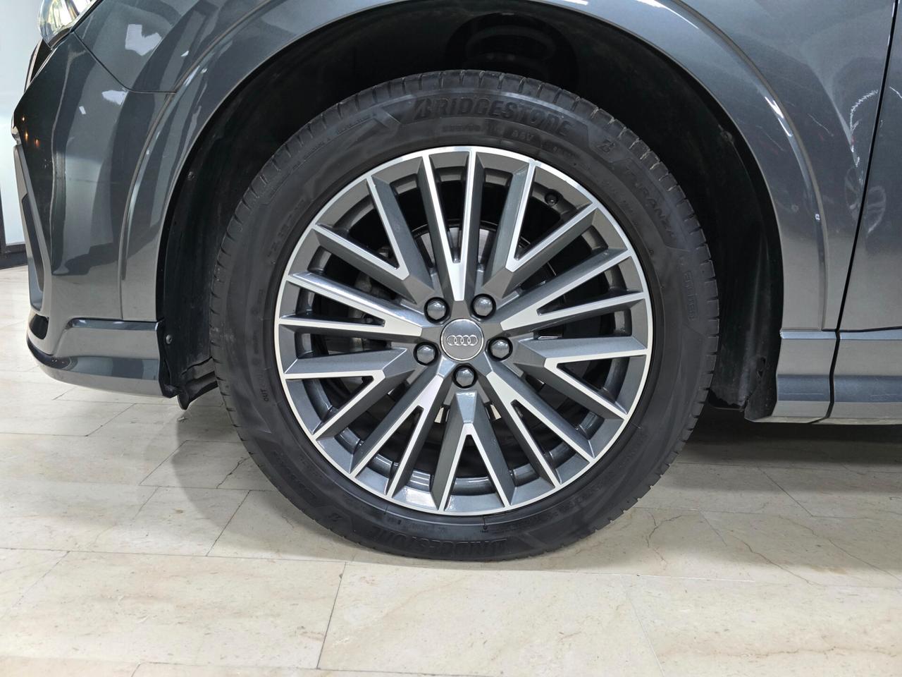 Audi Q3 2.0 TDI 150 CV S tronic line Edition