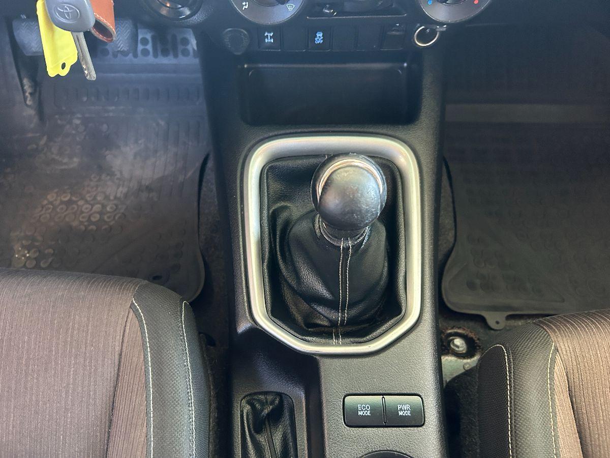 TOYOTA - Hilux 2.4 d-4d 4x4 EXECUTIVE TELECAMERA