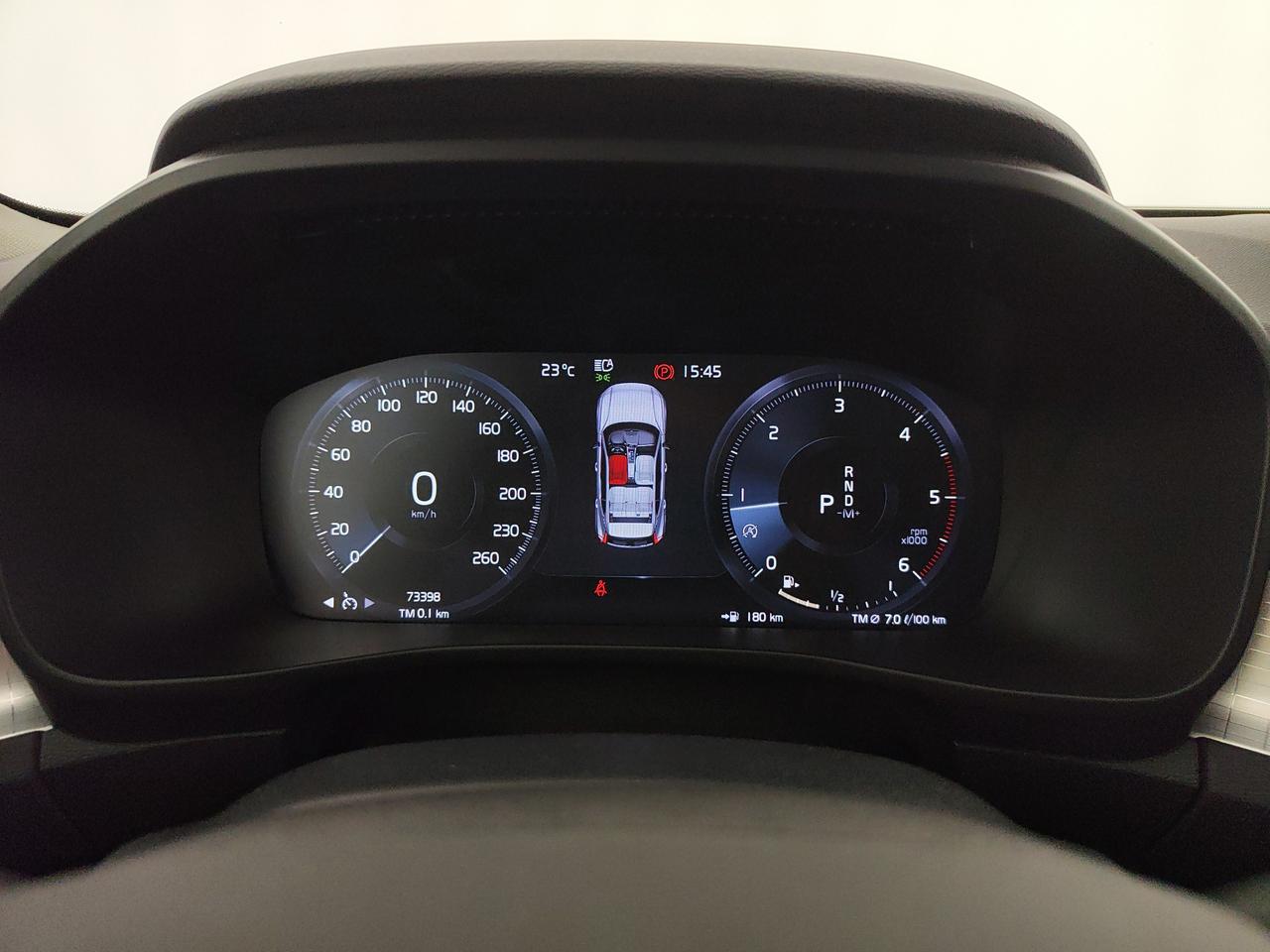 VOLVO XC40 - XC40 2.0 d4 Momentum awd geartronic