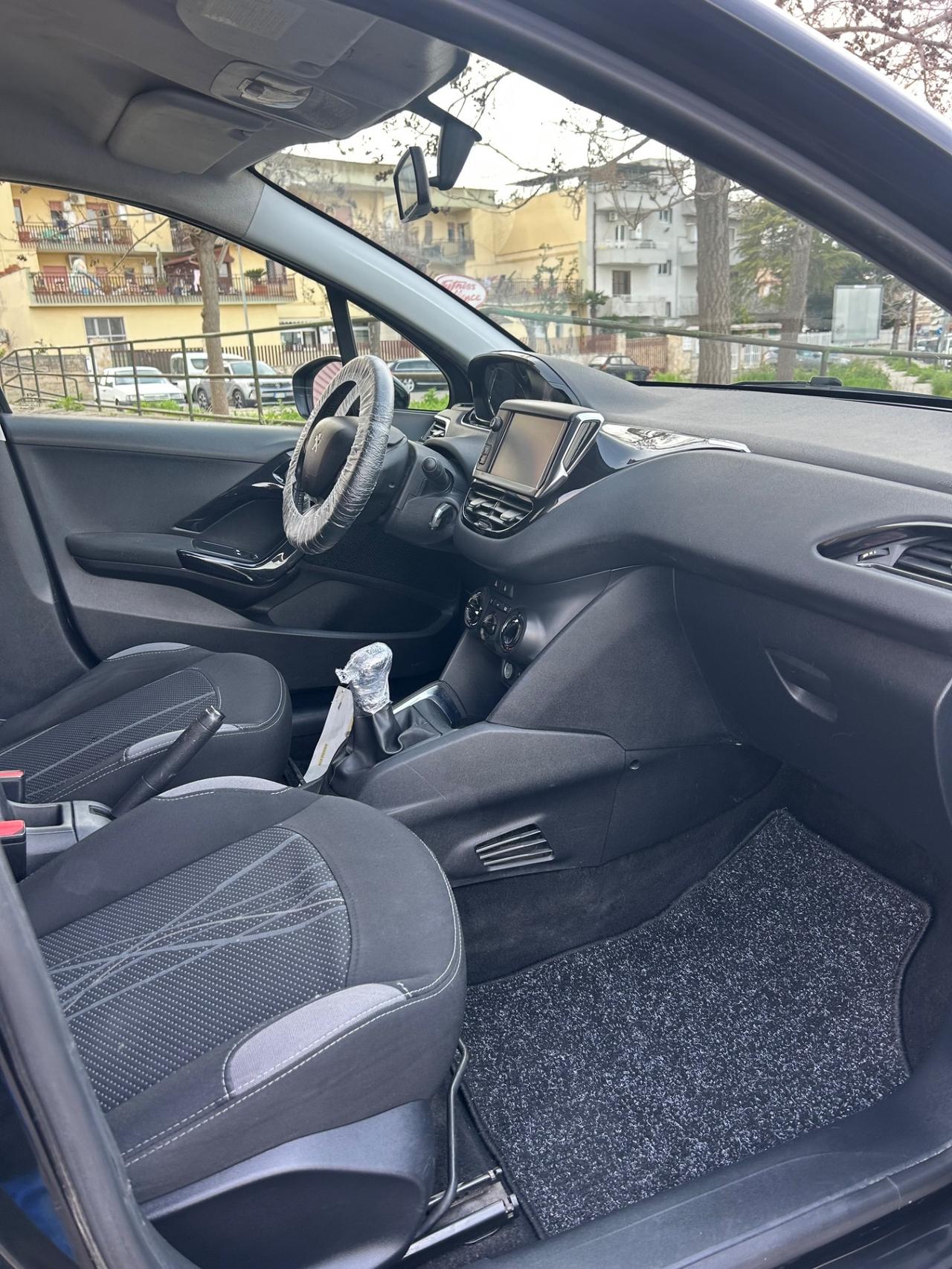 Peugeot 208 1.4 HDi 68 CV 3 porte Allure