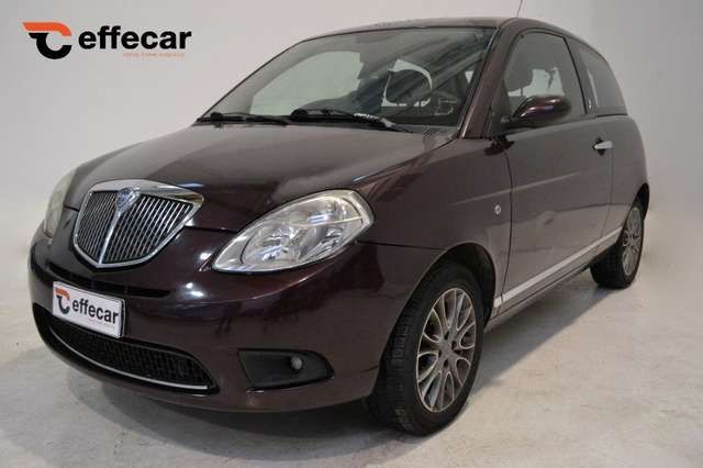 Lancia Ypsilon 1.3 MJT 75 CV Argento NEOPATENTATI