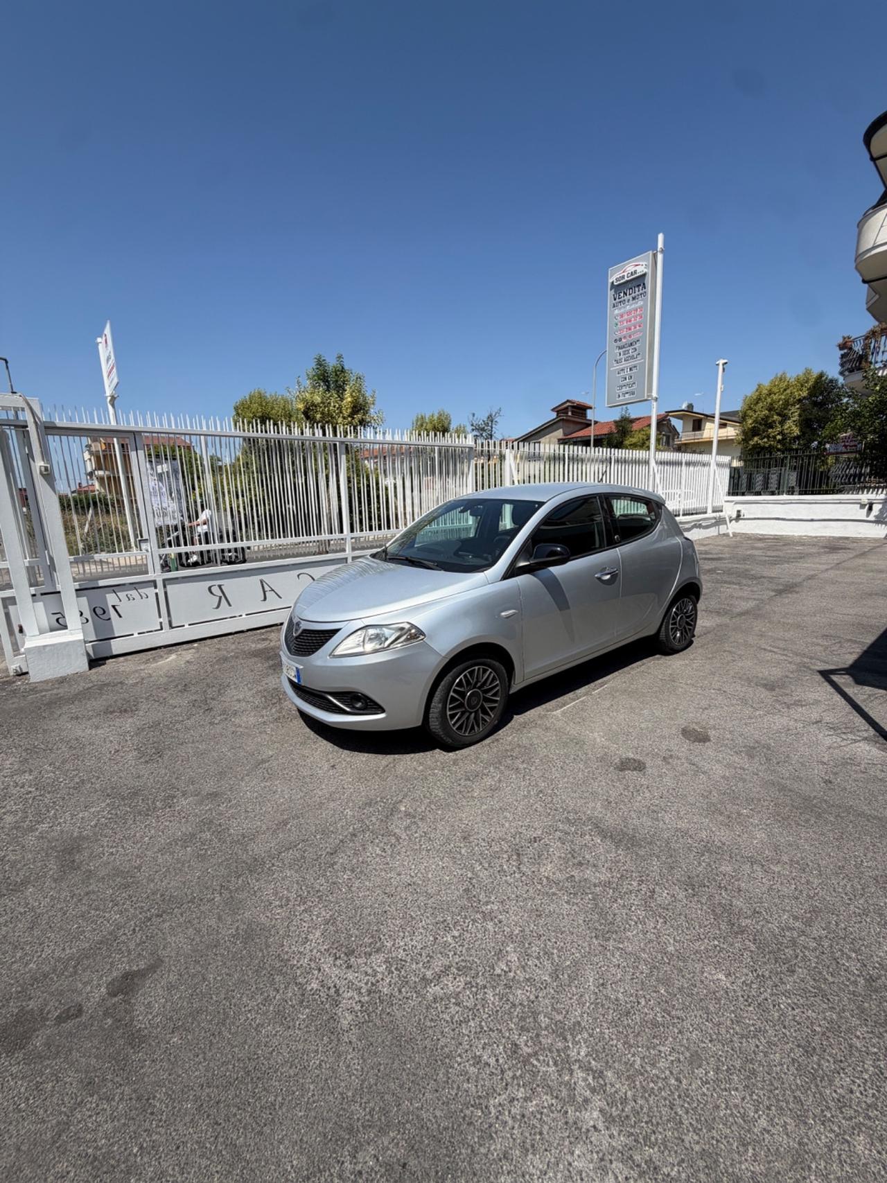 Lancia Ypsilon 1.2 69 CV 5 porte GPL Ecochic Platinum KM CERTIFICATI IN FATTURA