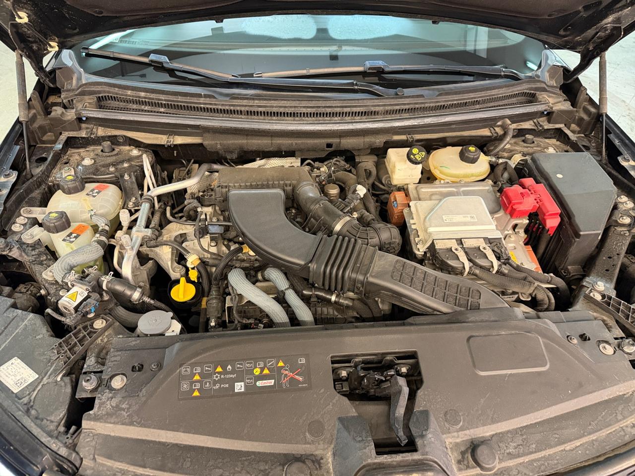 RENAULT Austral 2023 - Austral 1.2 E-Tech full hybrid Iconic Esprit
