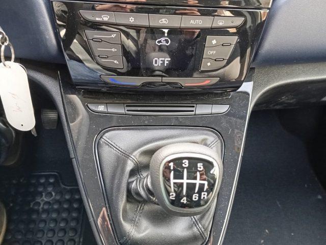 LANCIA Ypsilon 1.0 FireFly 5 porte S&S Hybrid Silver