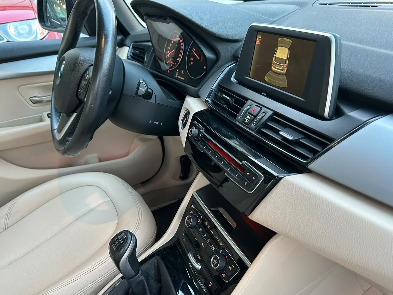 Bmw 216 218d Active Tourer Sport con cambio manuale