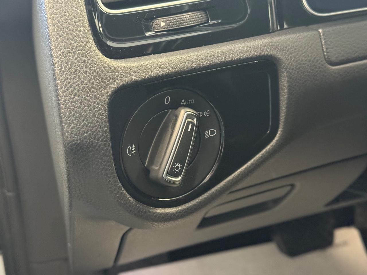 VOLKSWAGEN GOLF 7.5 2.0 TDI 150 CV DSG R-LINE