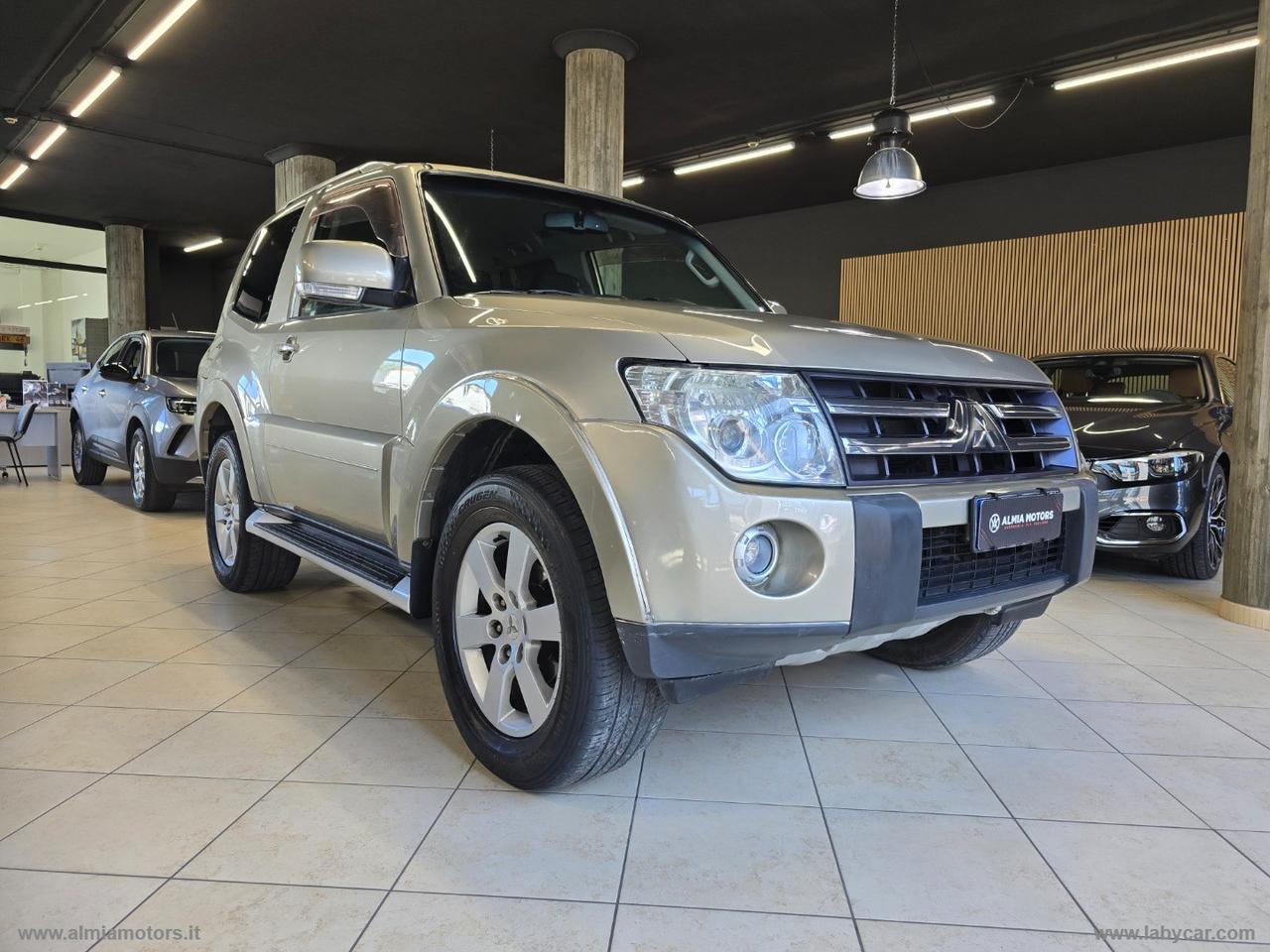 MITSUBISHI Pajero 3.2 DI-D 16V A/T 3p. Instyle