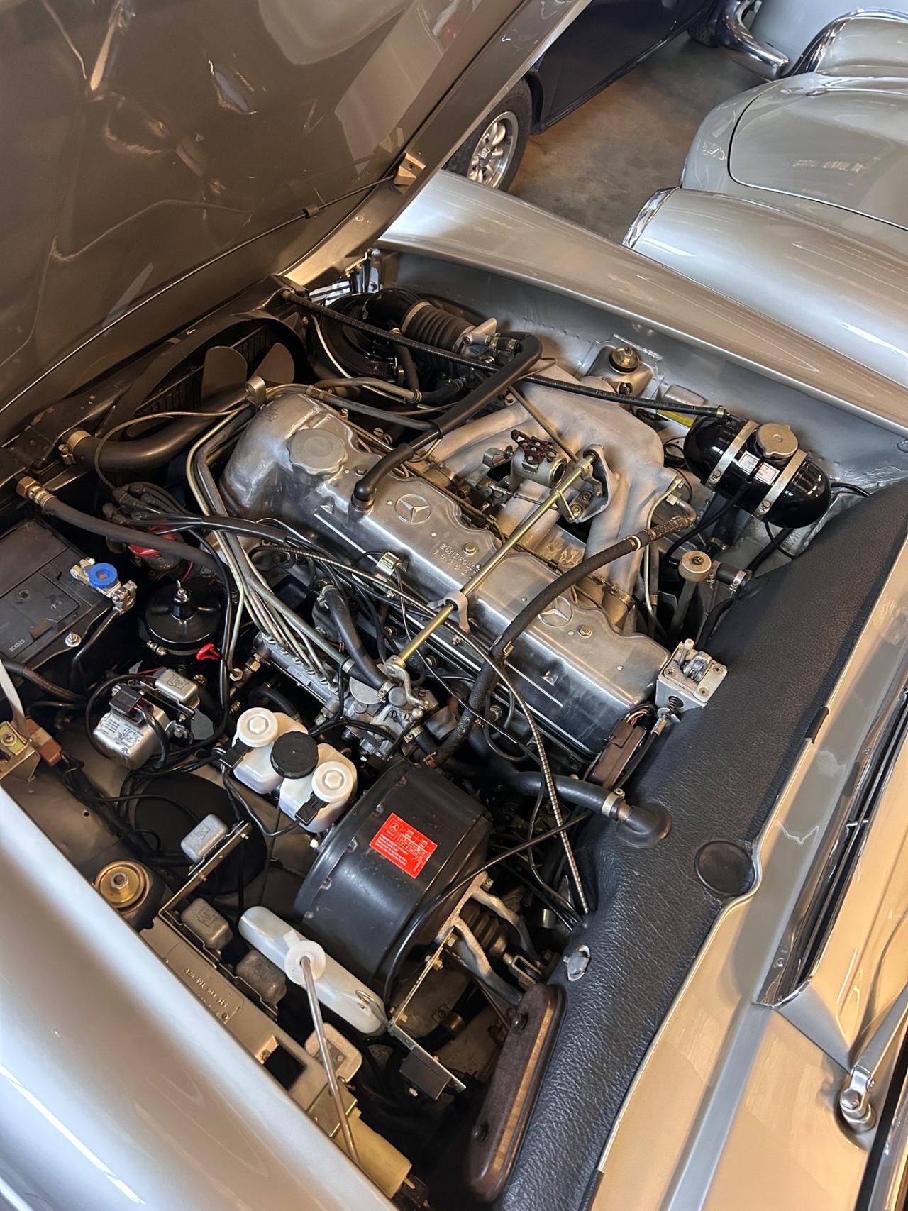 Mercedes-benz SL 280 Pagoda automatic