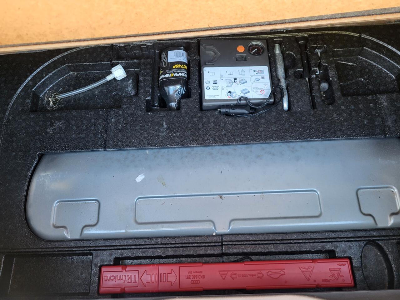 VOLKSWAGEN UP! ECO-1 ANNO DI GARANZIA-BOLLO 35 EURO-UNICO PROPRIETA