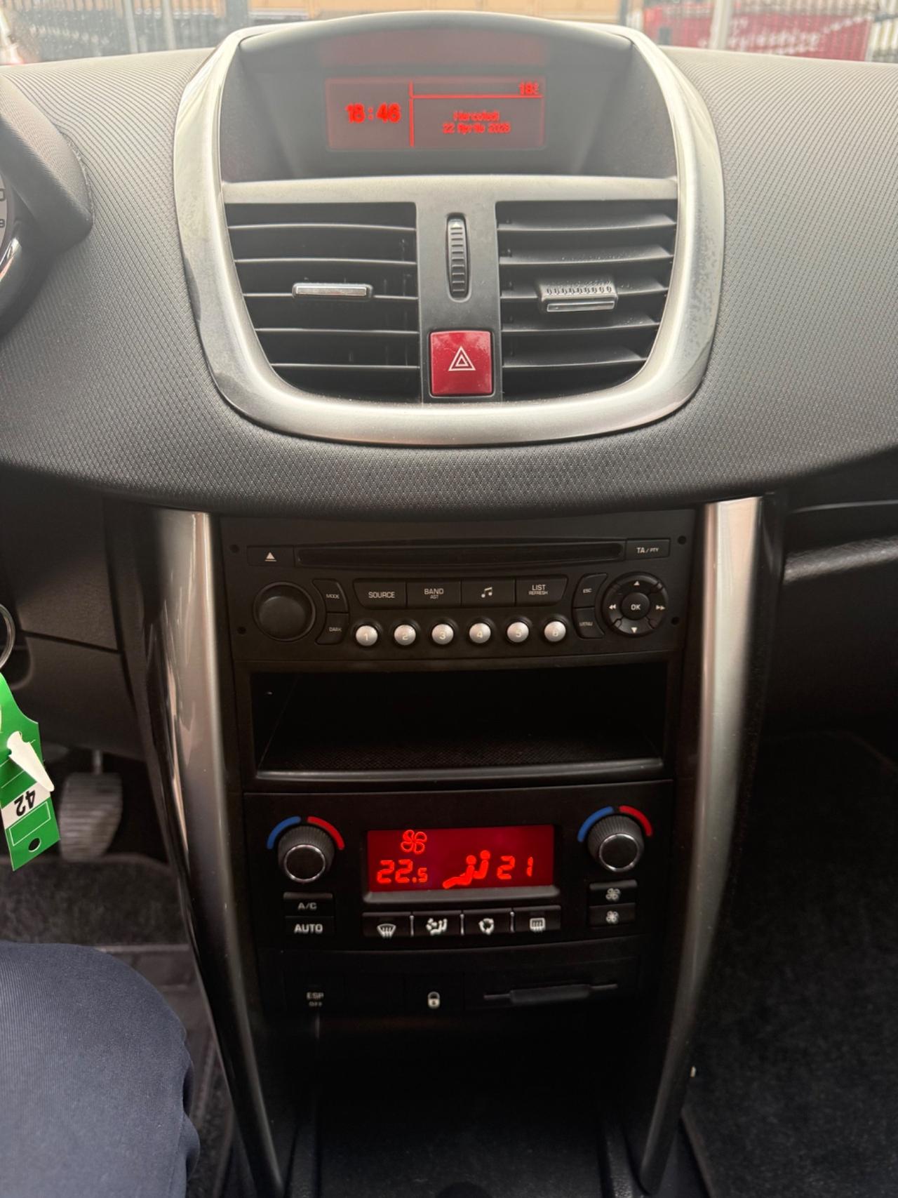 Peugeot 207 1.6 8V HDi 93CV SW Ciel Allure