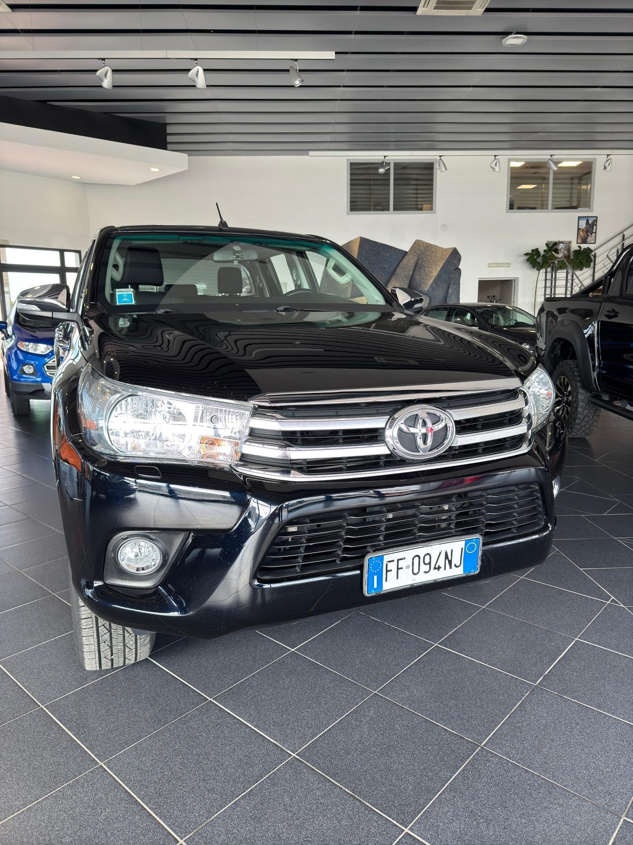 Toyota Hilux 2.4 D-4D 4WD 4 porte Double Cab Lounge