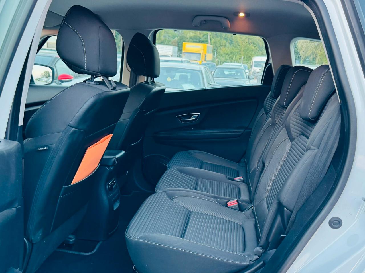 Renault Grand Scenic Blue dCi 120 CV EDC Initiale Paris