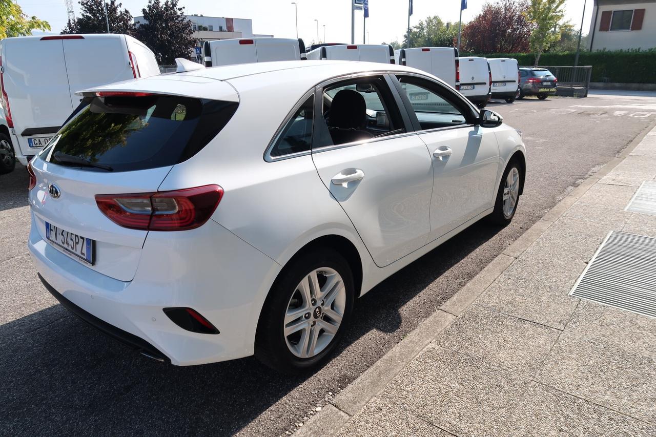 Kia Ceed 1.6 CRDi 115 CV DCT 5p. Business Class