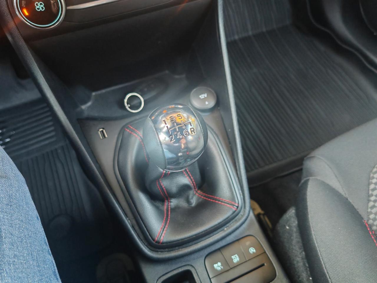 Ford Fiesta Hybrid 125 CV 5 porte ST-Line Incidentata