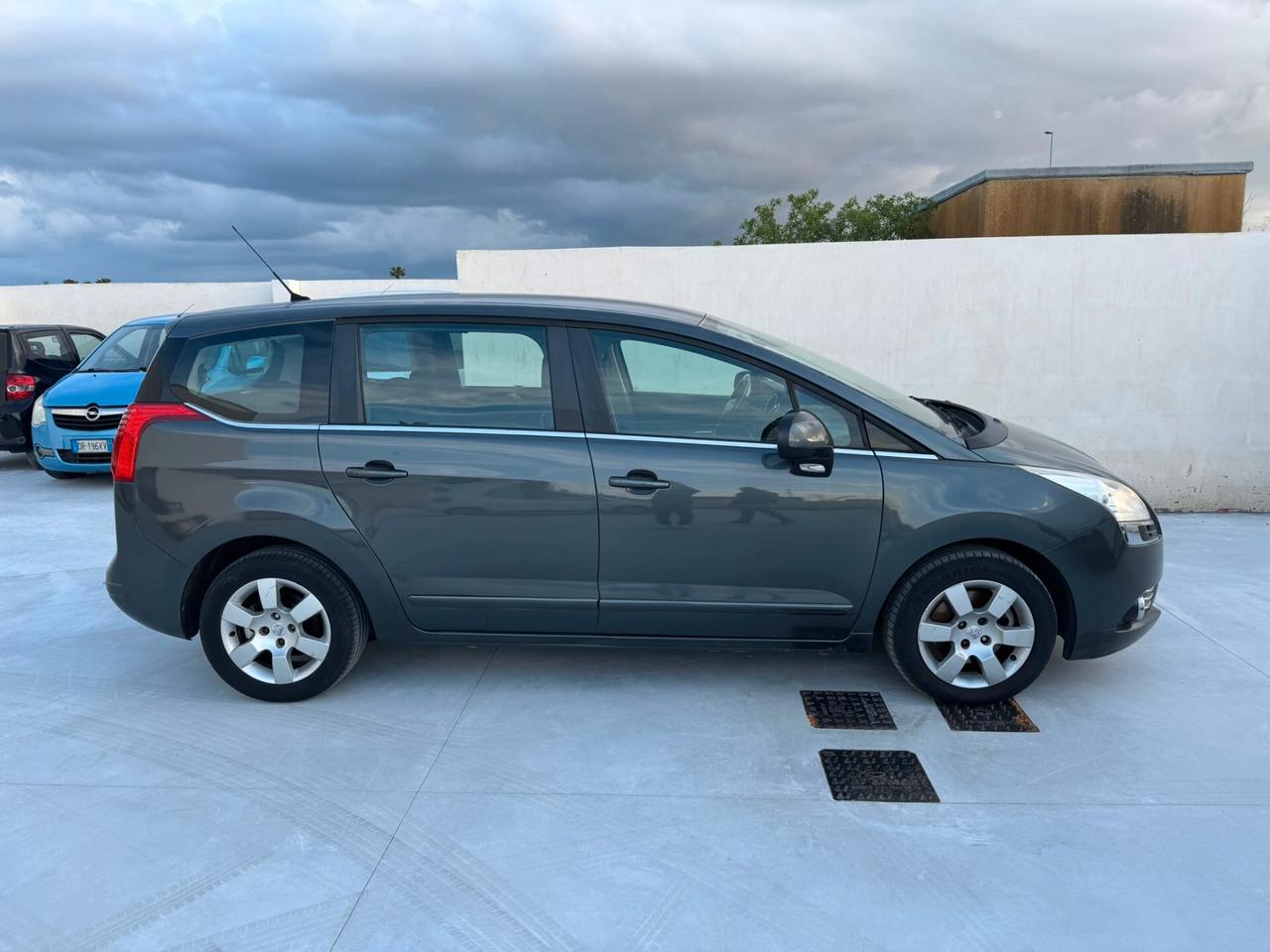 Peugeot 5008 2.0 HDi 150CV 7 POSTI