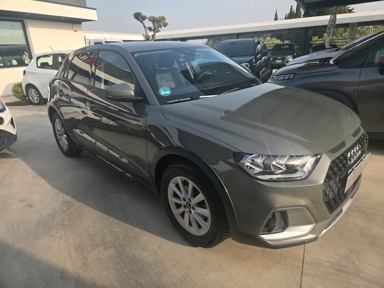 Audi A1 allstreet 30 TFSI Identity Contrast