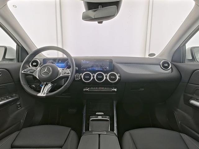 MERCEDES-BENZ GLA 180 Automatic Progressive Advanced
