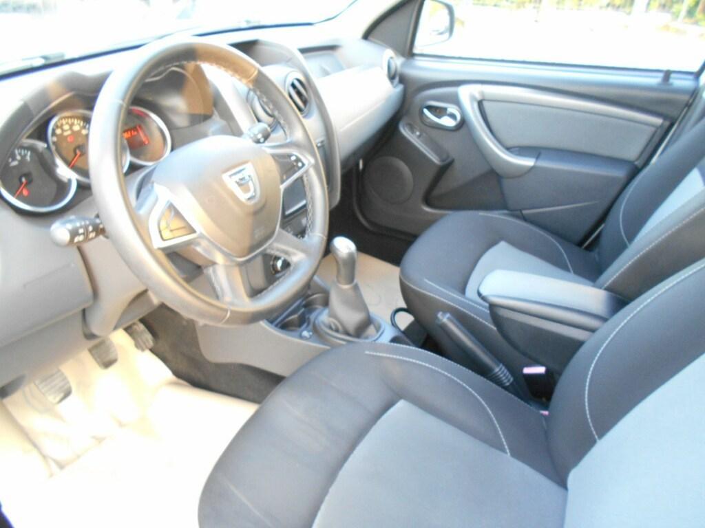 Dacia Duster 1.6 Laureate Family 4x2