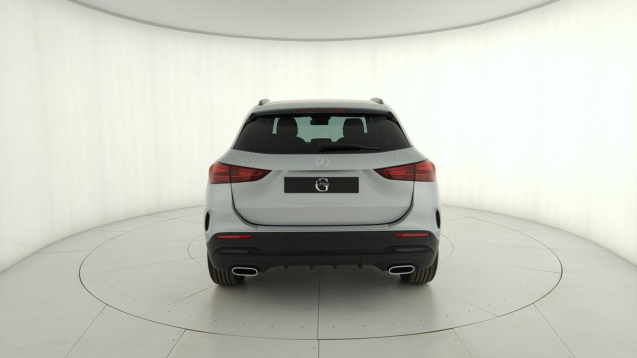 Mercedes-Benz GLA 200 d Automatic 4MATIC