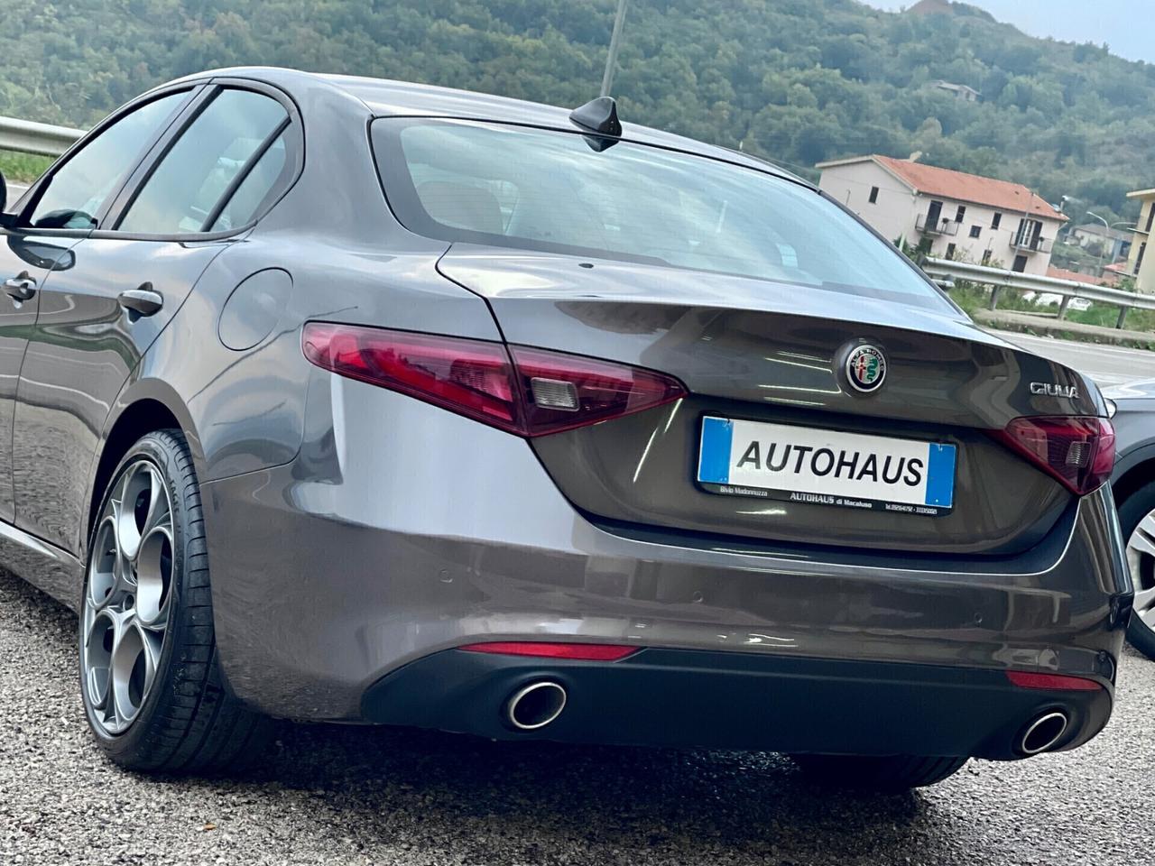 Alfa Romeo Giulia 2.2 Jtdm 180cv Q2 AT8 Super R19/LED