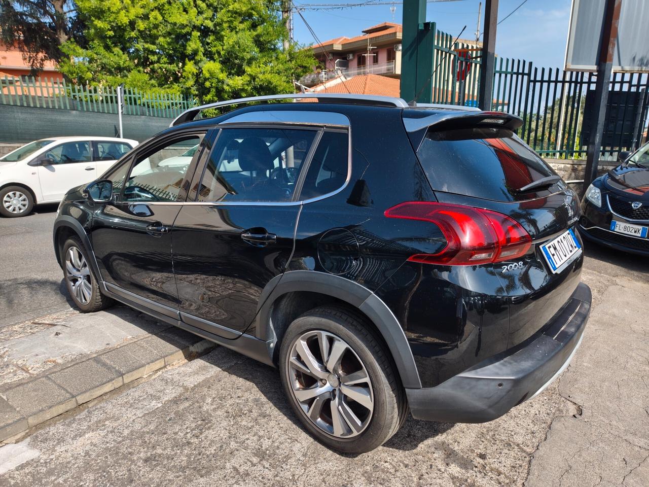 Peugeot 2008 BlueHDi 120 S&S Black Matt