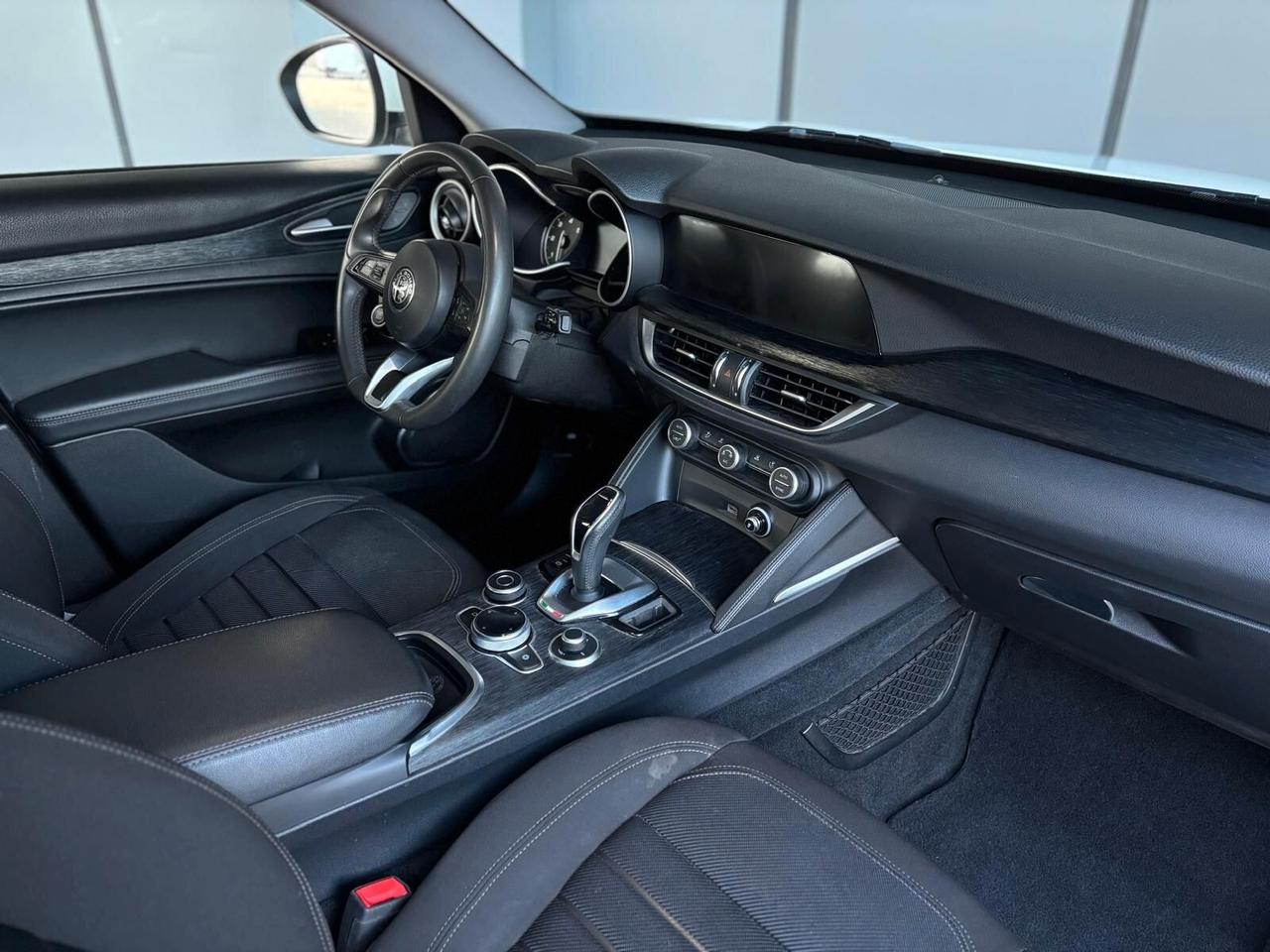 Alfa Romeo Stelvio 2.2 Turbodiesel 160 CV AT8 RWD Business
