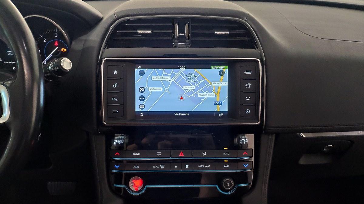 JAGUAR F-Pace SOLO PER COMMERCIANTI AUTO SENZA GARANZIA