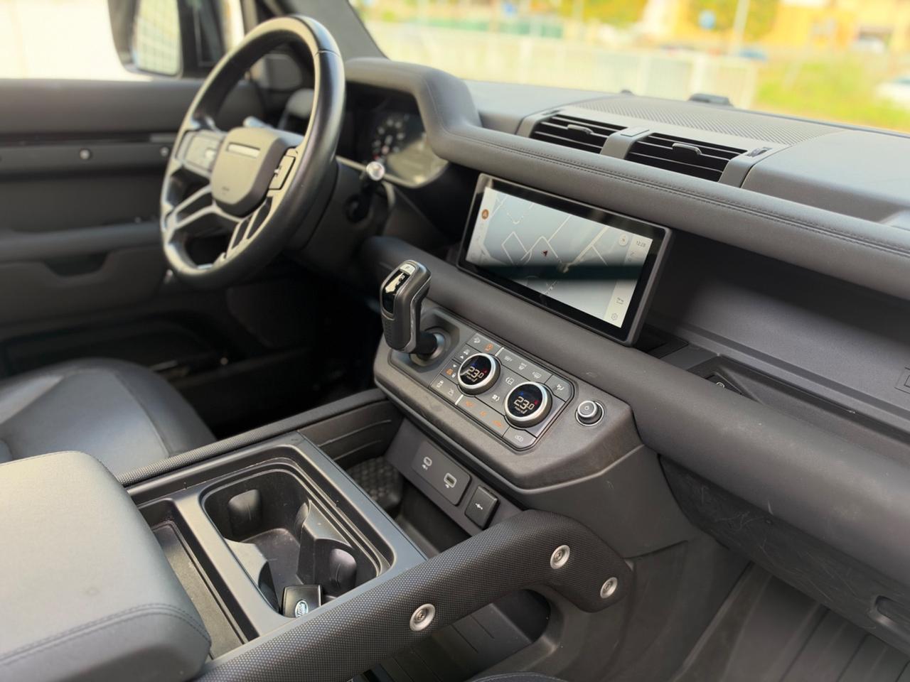 Land Rover Defender 110 3.0 l6 400 CV 7 POSTI !!!!!!