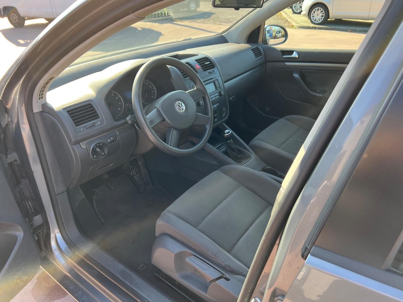 Volkswagen Golf 1.6 16V FSI 5p. Comfortline