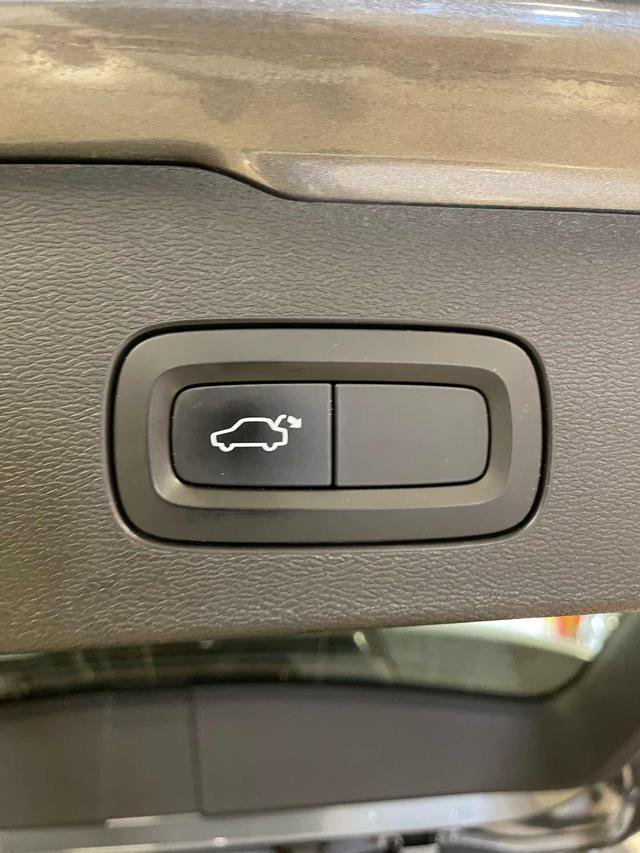 VOLVO V60 D3 Geartronic Inscription*NAVI/PELLE/CRUISE*
