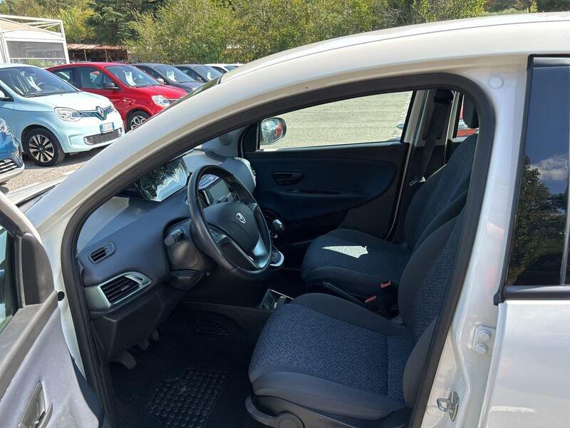 Lancia Ypsilon NUOVA My23 1.0 Firefly 70 CvStart&Stop Hybrid Gold