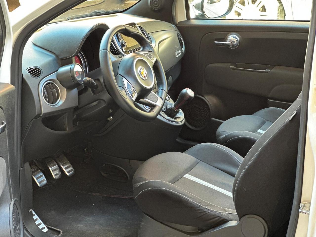 Abarth 500C 1.4 Turbo T-Jet Custom