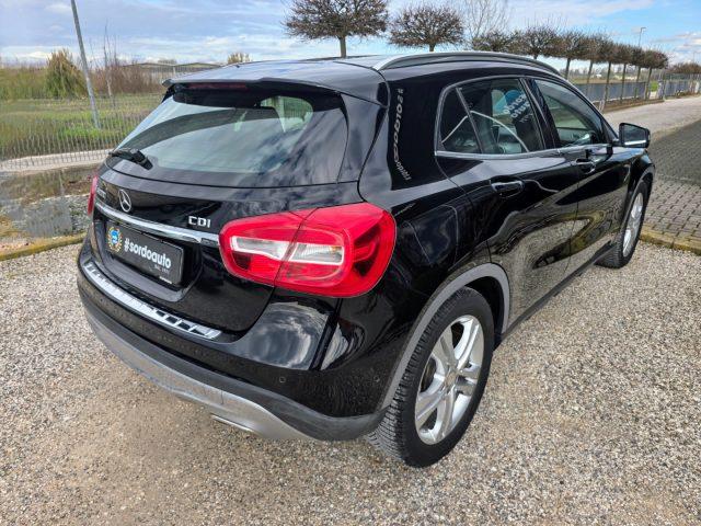 MERCEDES-BENZ GLA 200 CDI Sport