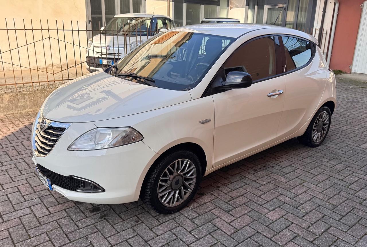 Lancia Ypsilon 1.2 69 CV Ok Neopatentati