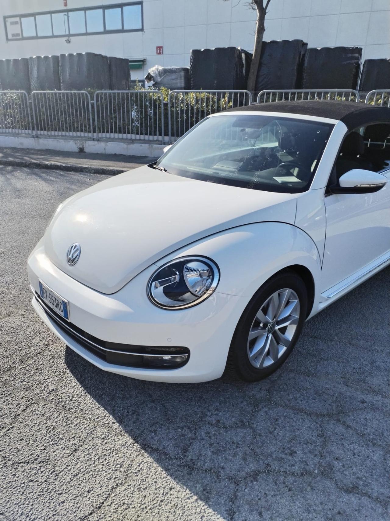 Volkswagen Maggiolino Cabrio 1.6 TDI Design pari al nuovo