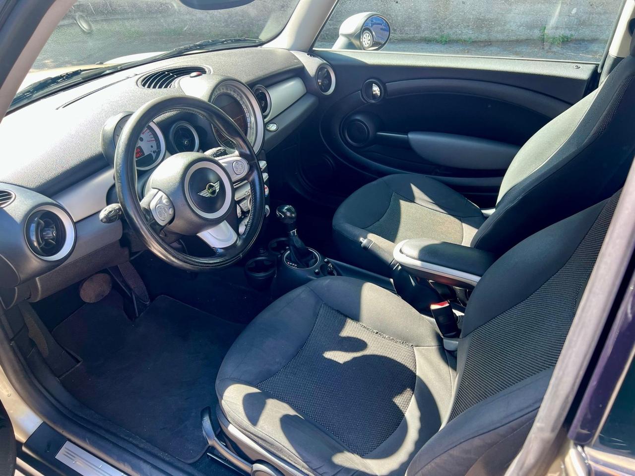 MINI COOPER D CLUBMAN 1.6 C/A - 2009