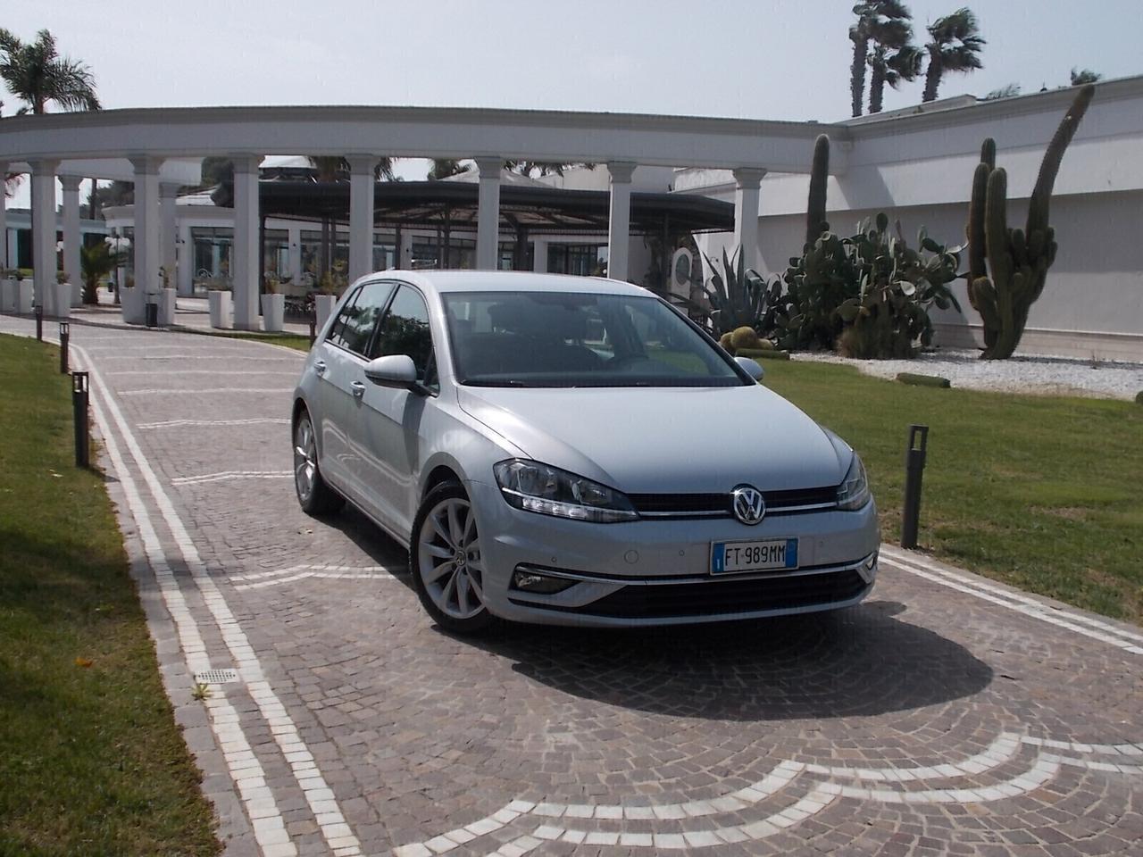 Volkswagen Golf 1.6 TDi VIRTUAL COCKPIT da VETRINA