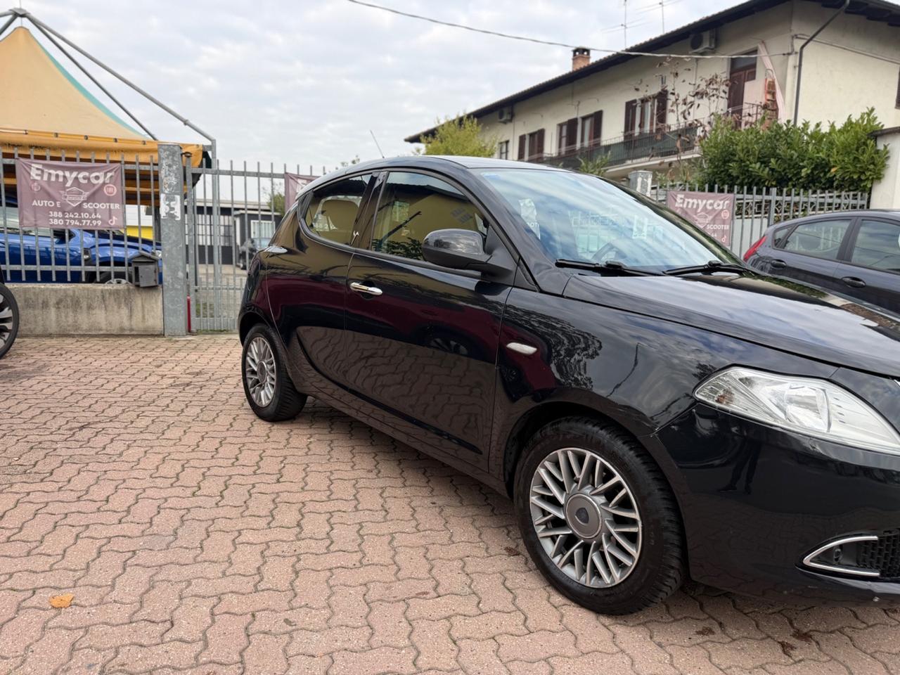 Lancia Ypsilon 1.2 69 CV 5 porte S&S Platinum