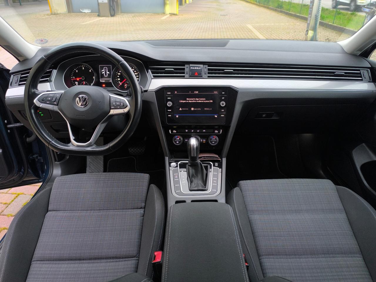 Volkswagen Passat Variant 1.6 TDI SCR DSG Business BMT