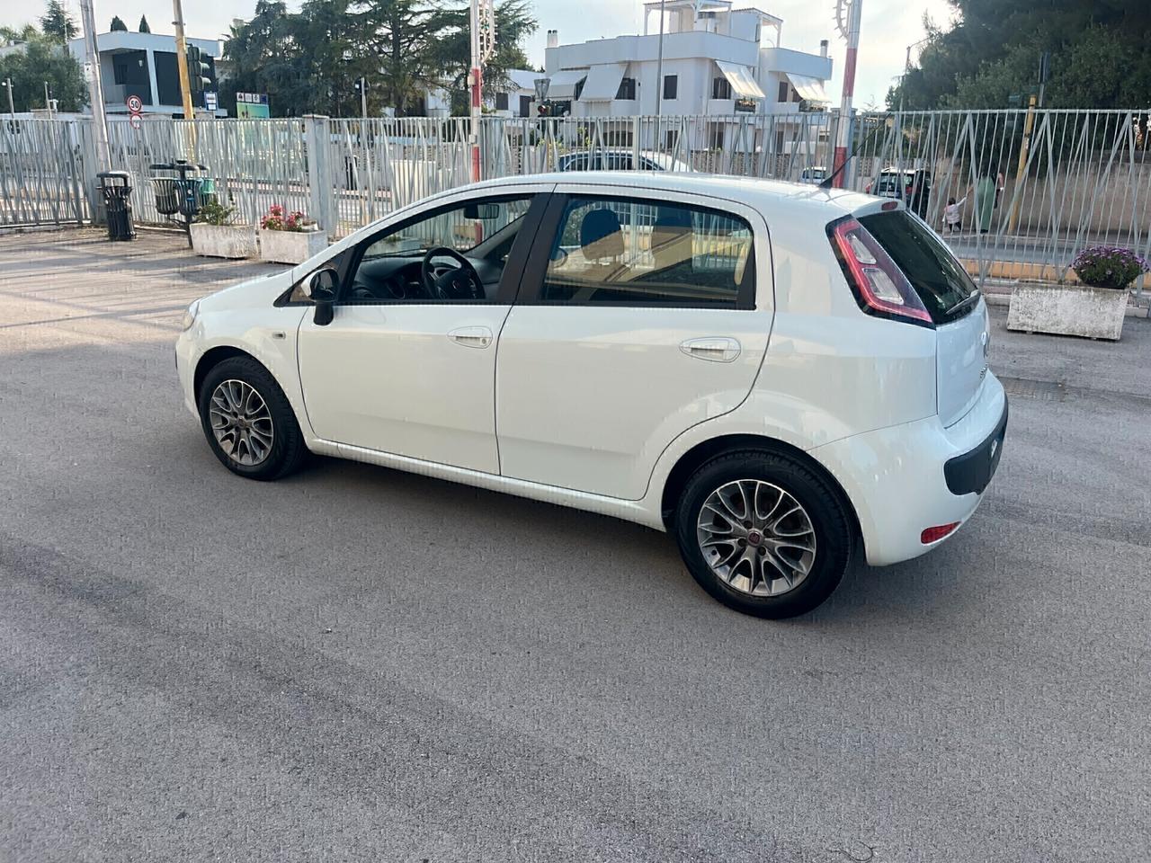 Fiat Punto 1.3 Mjt 75 CV Neopatentati UsatoSicuro