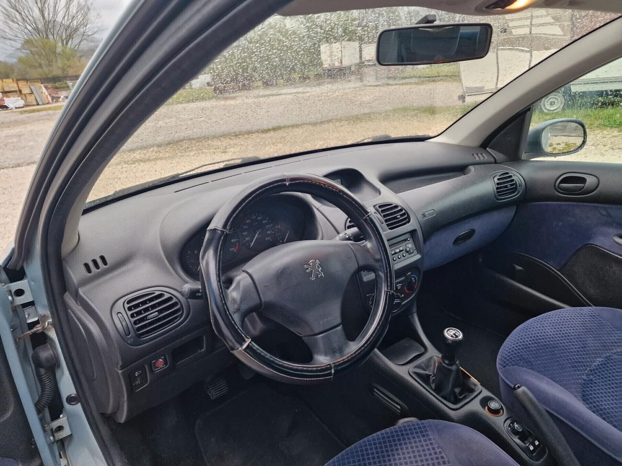Peugeot 206 1.1 3p. XT