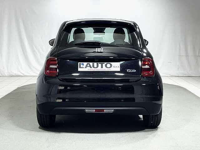 Fiat 500e Berlina 42 kWh KM ZERO