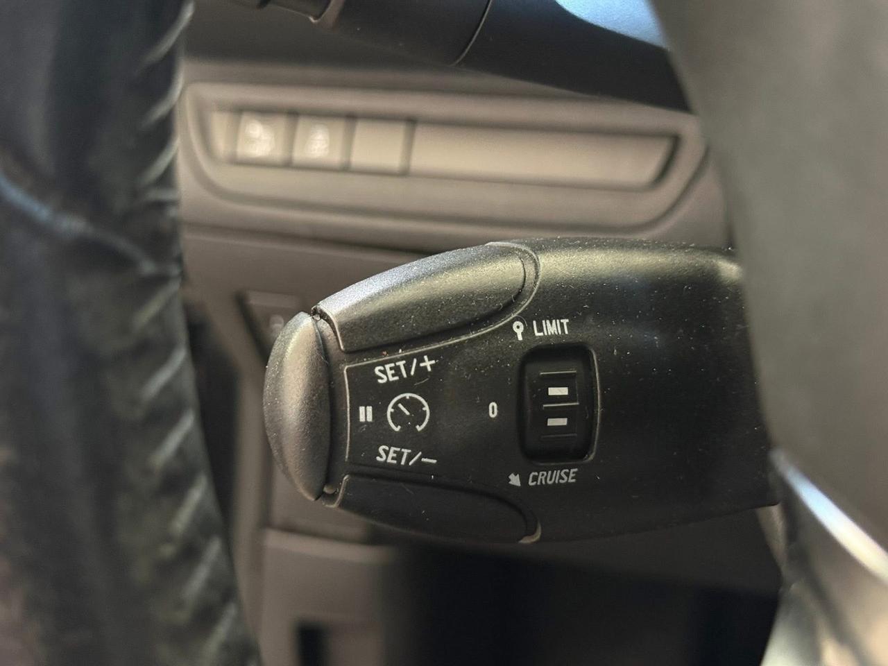 Peugeot 208 82CV 5 porte NEOPATENTATI