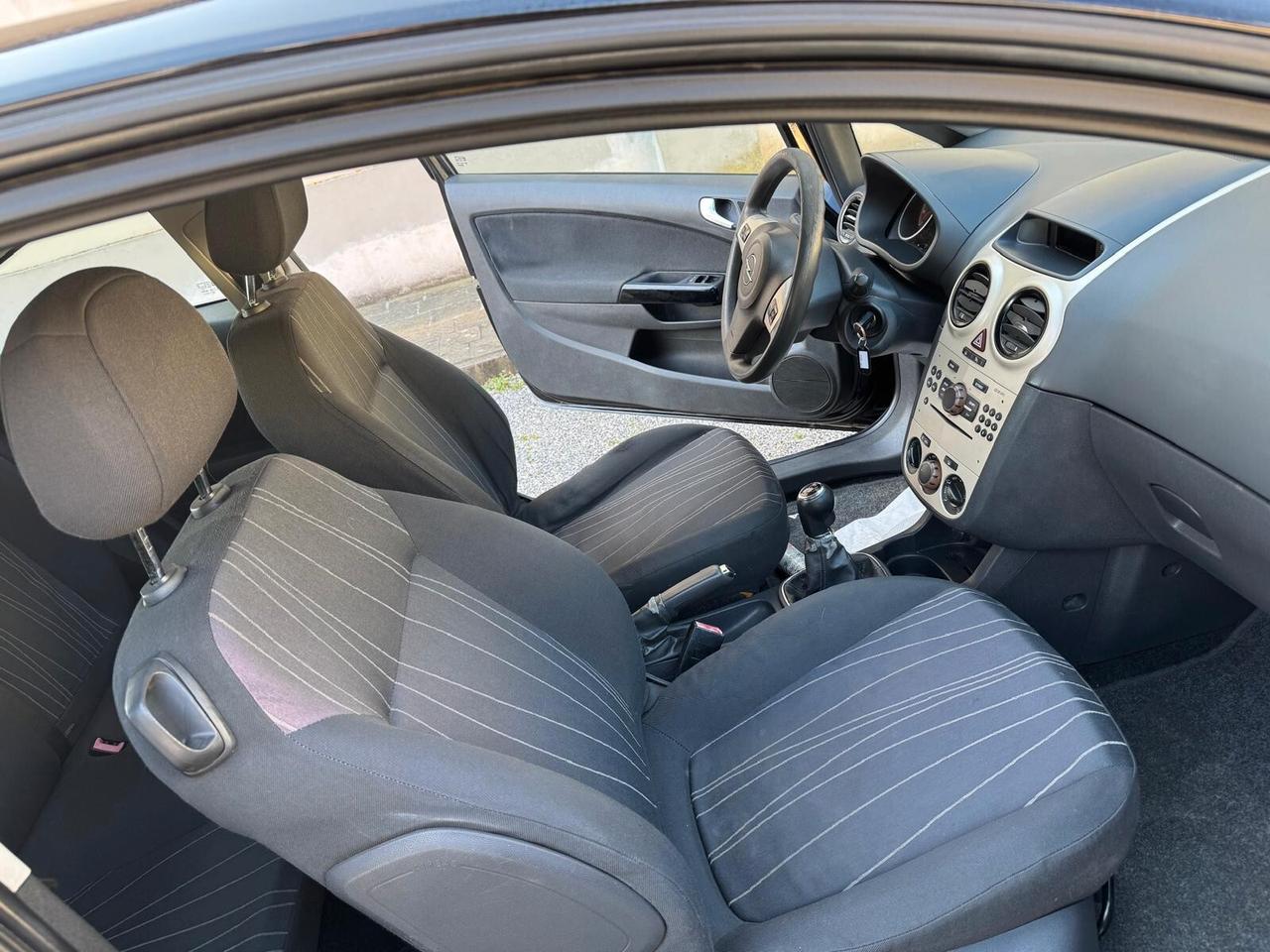 Opel Corsa 1.2 3 porte Club