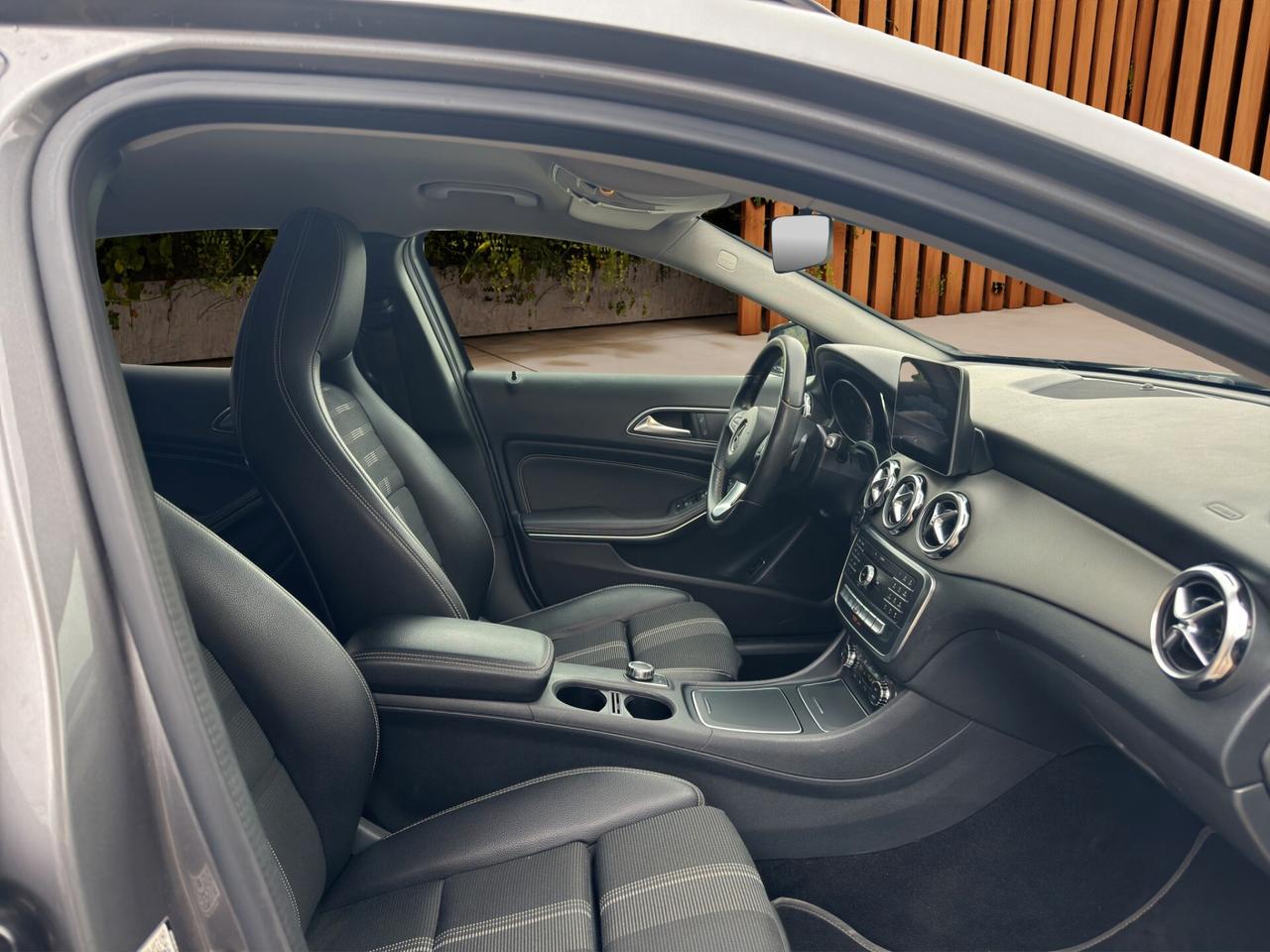 Mercedes-benz GLA 200 d Premium