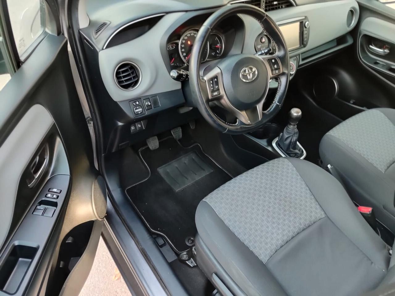 Toyota Yaris 1.4 Diesel ACTIVE 2015!!
