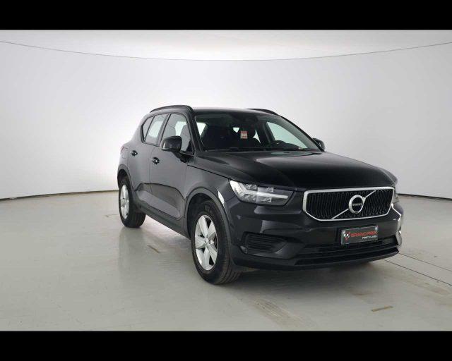 VOLVO XC40 T2 Momentum Core