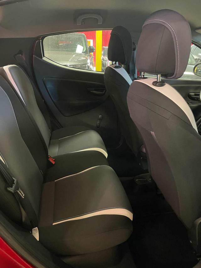 LANCIA Ypsilon 1.2 69 CV 5 porte *ok guida neo patentati*