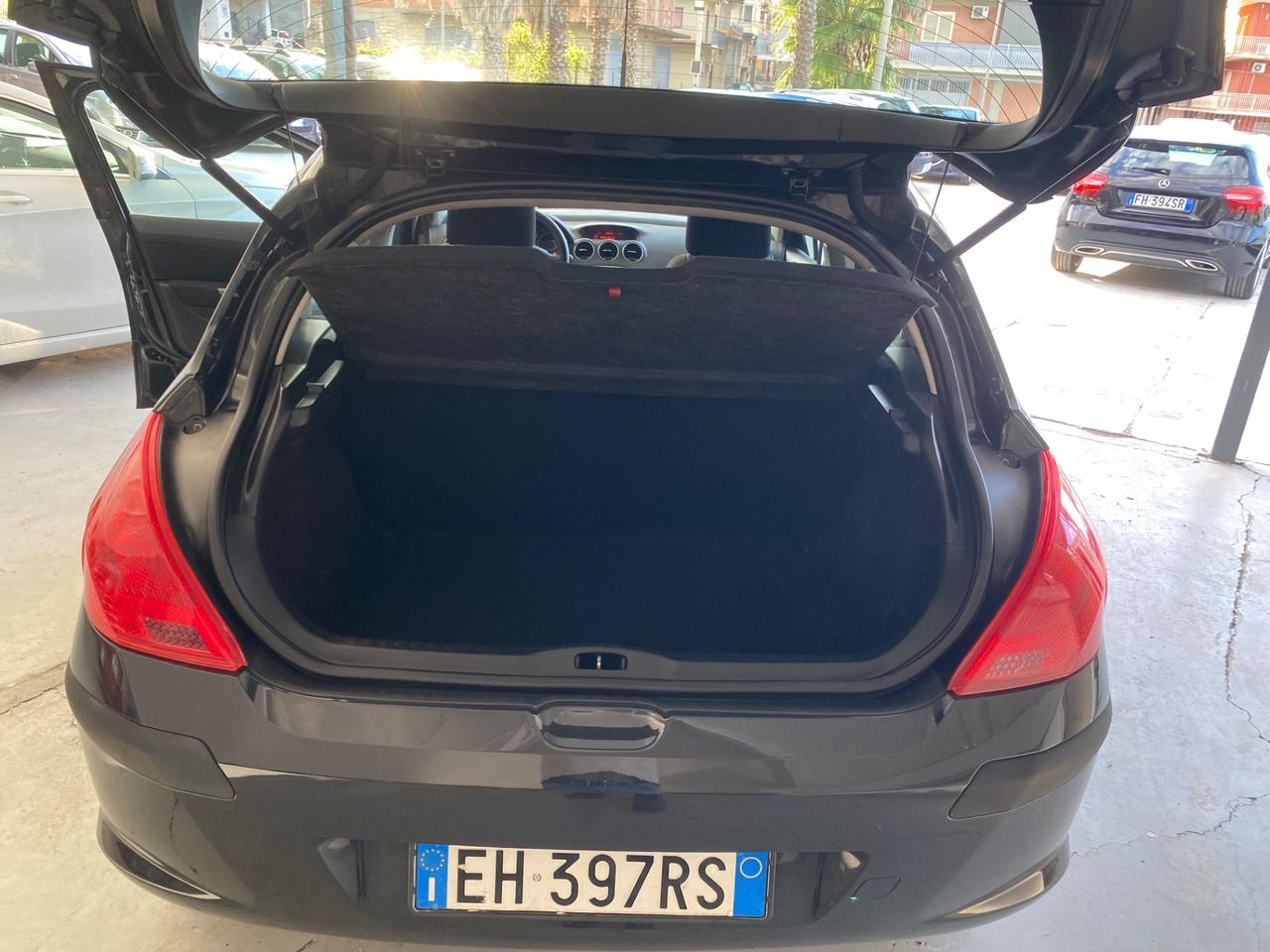 Peugeot 308 1.6 8V HDi 93CV 5p. Active